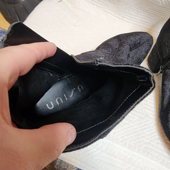 Unisa Caytea black printed velvet booties. Women's size 9.5. - Picture 16 of 16